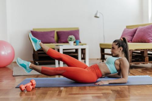 Какие упражнения рекомендуются для устранения возрастного животика у женщин. Упражнения на пресс для женщин после 40 лет