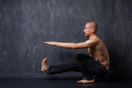 Увеличьте силу и мускулатуру с силовой зарядкой для мужчин дома 03