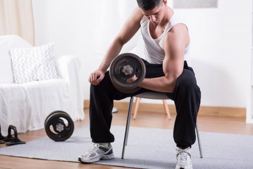 Увеличьте силу и мускулатуру с силовой зарядкой для мужчин дома 02