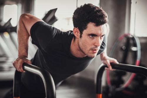 Как долго продолжаться сеанс силовой зарядки для мужчин дома. Тренировки на массу и при похудении