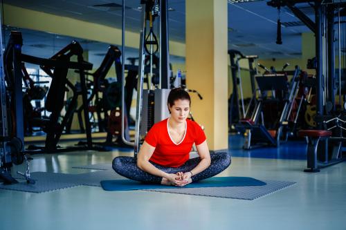 Какие позы можно использовать для расслабления мышц после тренировки. 10 упражнений на растяжку, которые всегда нужно делать после тренировки!