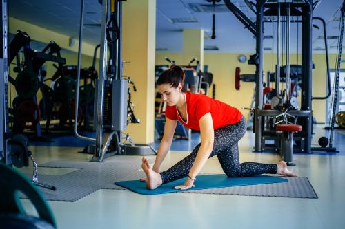 Какие позы можно использовать для расслабления мышц после тренировки. 10 упражнений на растяжку, которые всегда нужно делать после тренировки!