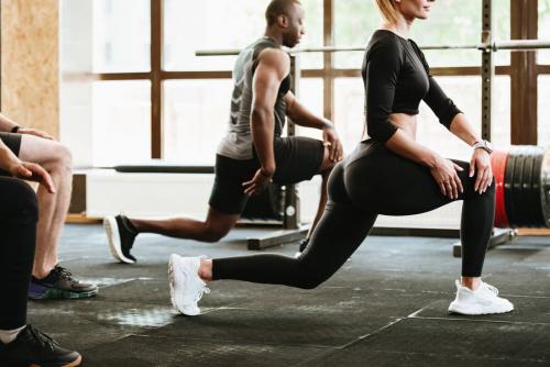 Эффективная тренировка для начинающих: как сжечь жир без оборудования 01