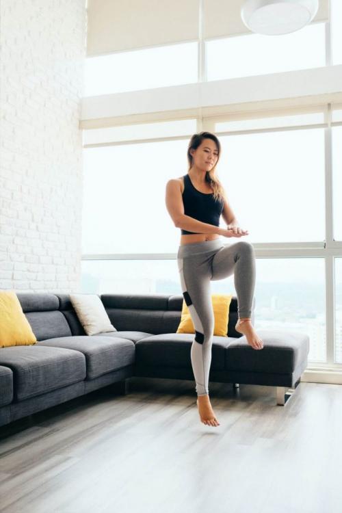 Какие упражнения можно включить в тренировочный комплекс для сжигания калорий за 15 минут. Как быстро сжечь 500 калорий дома: круговая тренировка для всех уровней подготовки