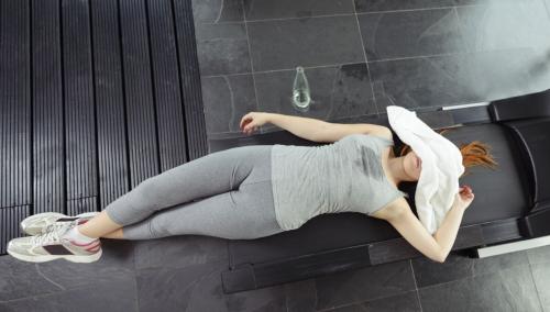 Существуют ли специальные требования к одежде и обуви для несложного кардио. Какой одежда не должна быть?