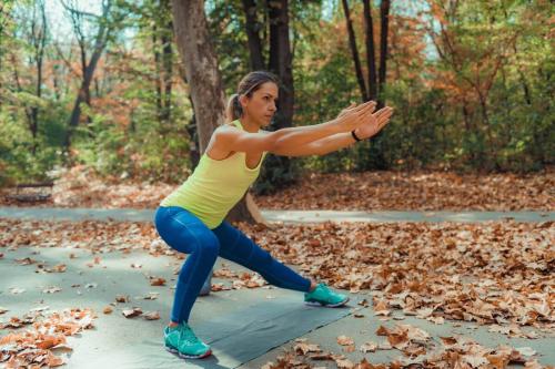 Какие упражнения можно включить в тренировочный комплекс для сжигания калорий за 15 минут. Как быстро сжечь 500 калорий дома: круговая тренировка для всех уровней подготовки