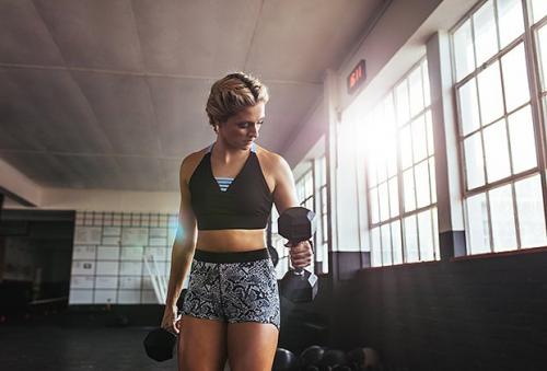 Какие основные цели можно достичь с помощью тренировки с гантелями. Как выбрать вес гантелей?