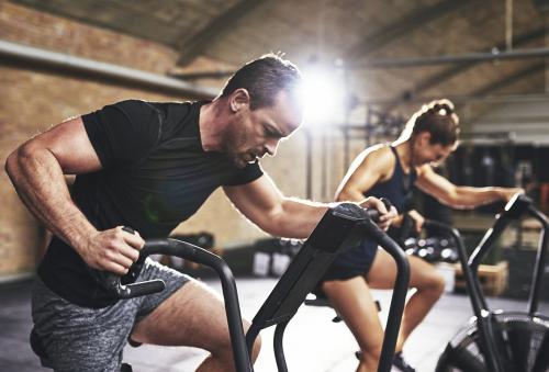 На какие моменты следует обратить внимание при выборе кардио упражнений для тренировки дома. Что важно знать о кардиотренировках?