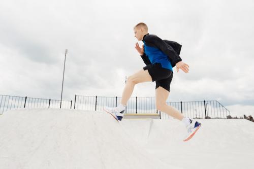 Сжигай калории за 15 минут: танцевальная кардио тренировка Сжигай калории за 15 минут: танцевальная кардио тренировка