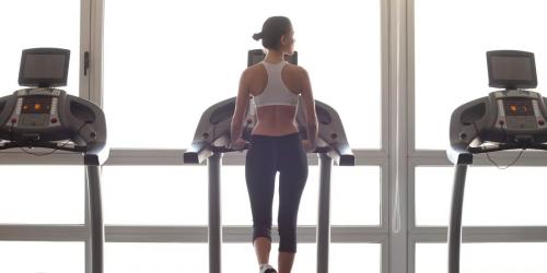 Сжигай жир за 20 минут: простая кардио-тренировка для начинающих Сжигай жир за 20 минут: простая кардио-тренировка для начинающих